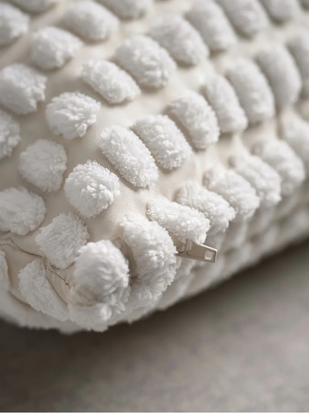 White Comforter Full/Queen Set with Off White Decorative Cushion Covers